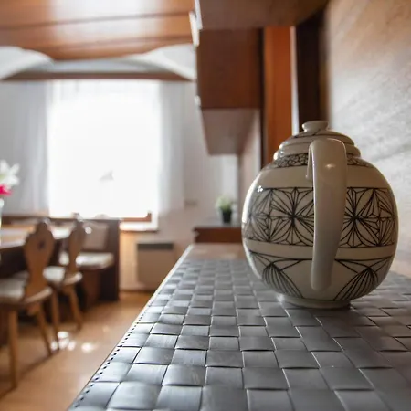 Traditional Old Town Apartment *