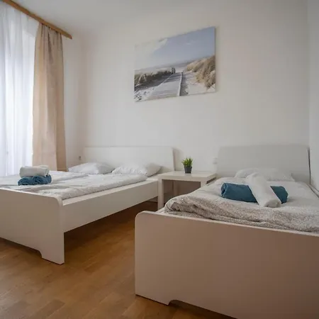 Traditional Old Town Apartment *