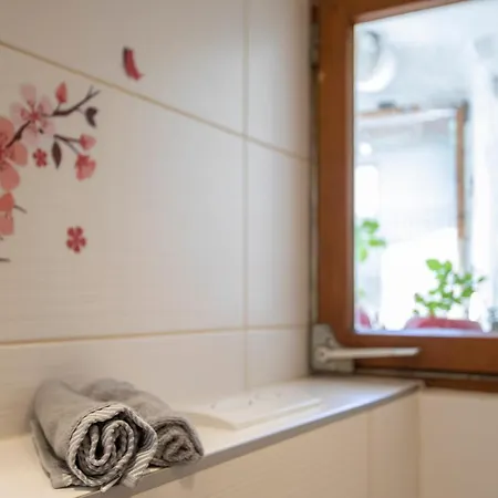 Traditional Old Town Апартаменты Халль в Триоле