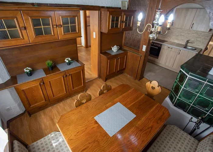 Traditional Old Town Apartmán Hall in Tirol